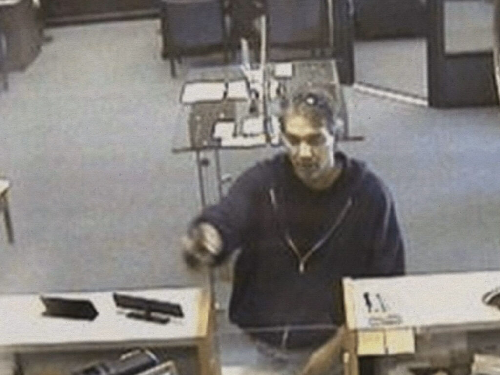 Police Farce- can you rob a bank with lemon juice? - Dangerous Minds 01