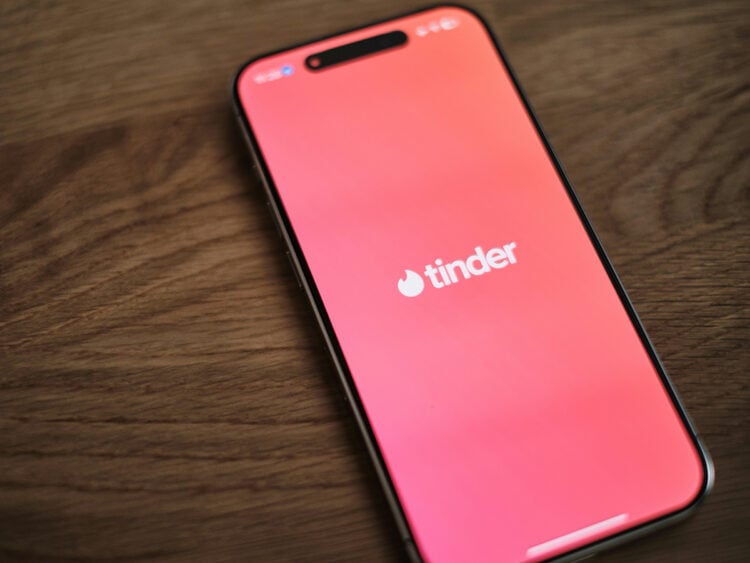 Japan's Kochi offering to pay singles 20,000 Yen to join Tinder -