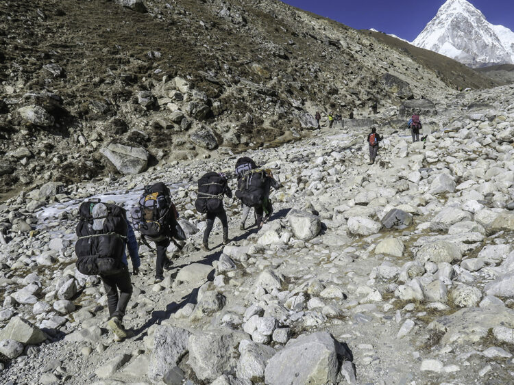 Mount Everest guides poisoned foreign climbers for fake rescues in $20 scam