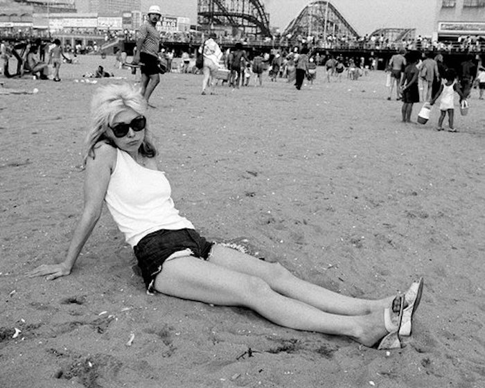 026onbeachydh.jpg
