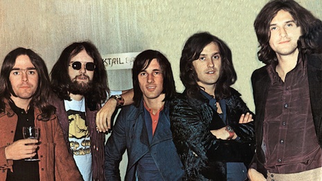02kikband70s.jpg