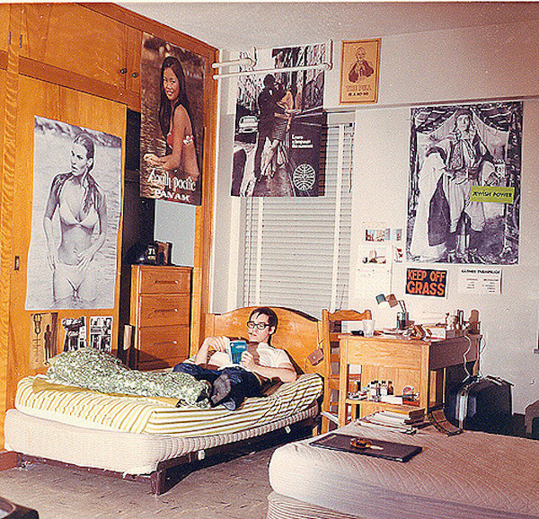04bedroom60.jpg