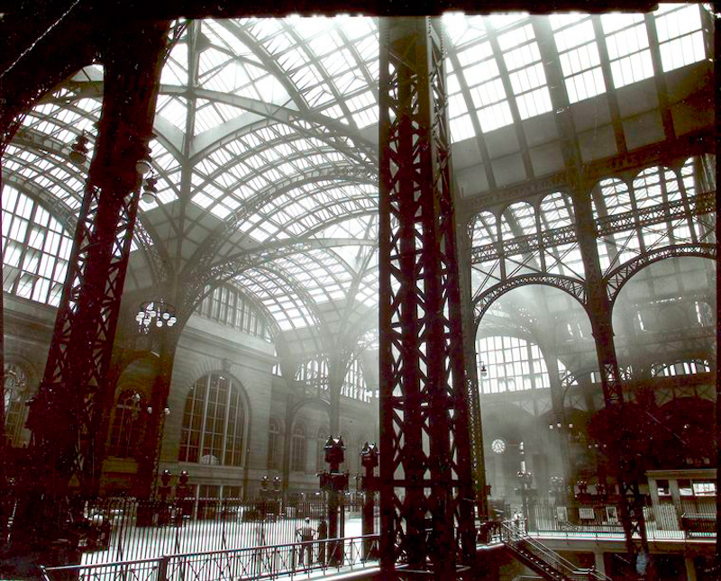 09aPennStationInteriorManhattan.jpg