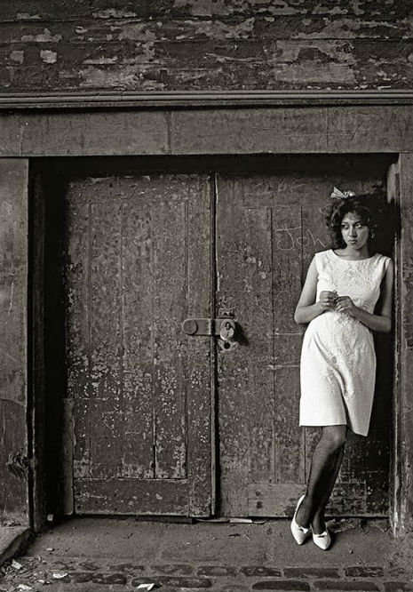 11rardoorgirl70s.jpg