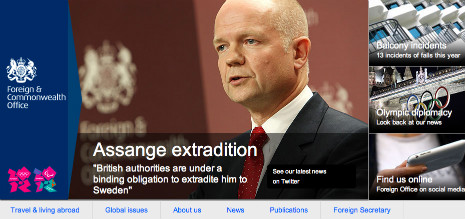 assange_balcony_gov_gaffe