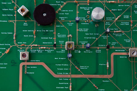 london_underground_map_yuri_suzuki_02