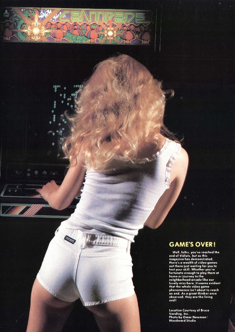 gamer pin-up